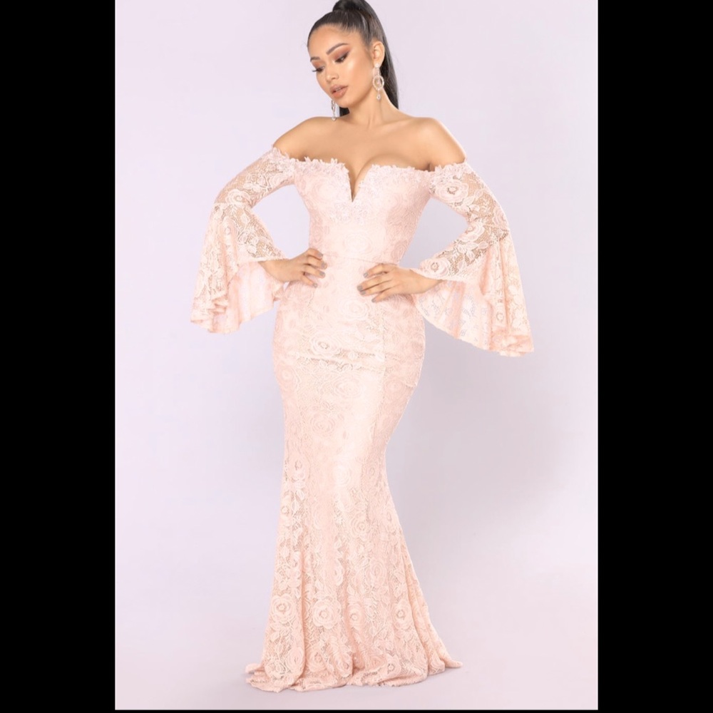 NWT Fashion Nova Remarkable Lace Blush Dress